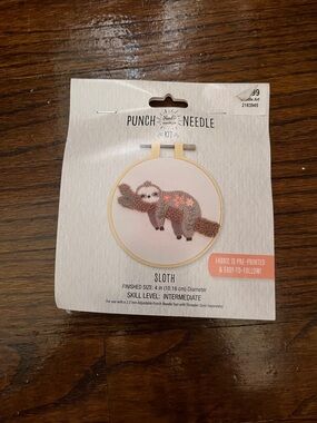 Punch Needle Kit - Sloth Embroidery (Beige/Brown/Pink)